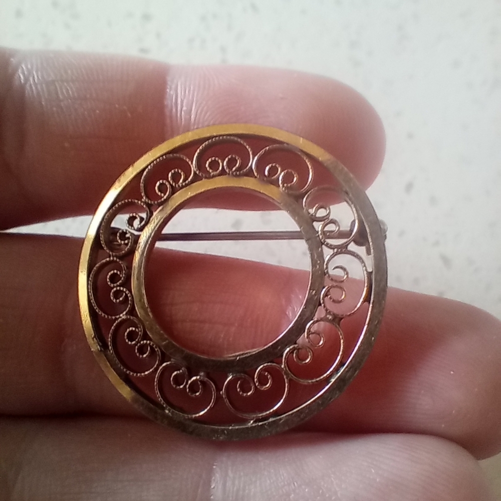 12 K GF Brooch